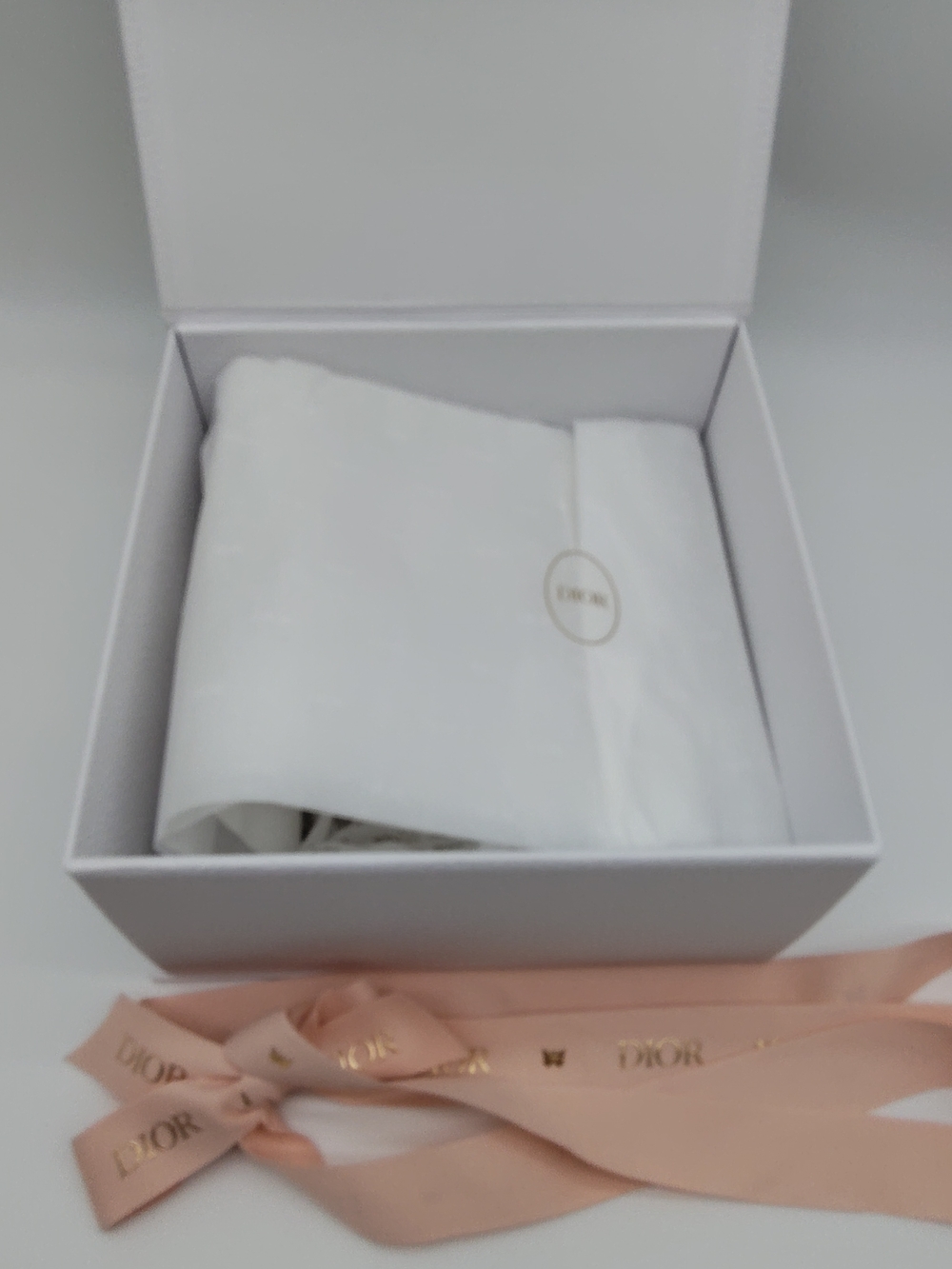 DIOR BEAUTÉ Mother's Day 2026 Gift Set Box Bag Ribbon Full Presentation - Picture 4 of 14